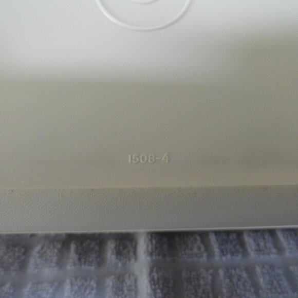 Tupperware, #1508-4, Bread Box, Loaf Keeper, Made in USA - Picture 9 of 9